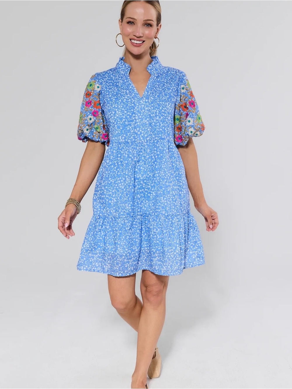 THML Women’s XS Blue Floral Embroidered V-Neck Puff Sleeve Babydoll Dress